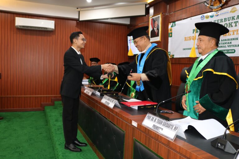 Sidang Terbuka Doktor Risqi Firdaus Setiawan: Analisis Daya Saing dan Faktor Penentu Ekspor Kakao Indonesia di Pasar Internasional